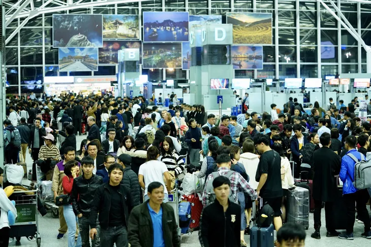 Bộ GTVT: Chưa tính đến việc áp giá sàn vé máy bay - Ảnh 4. Bộ GTVT: Chưa tính đến việc áp giá sàn vé máy bay - Ảnh 4.