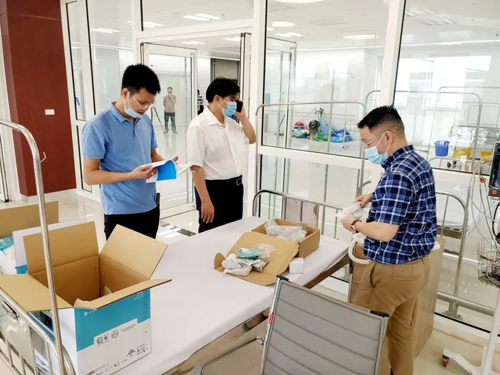 Bệnh viện dã chiến tại Bệnh viện Bạch Mai cơ sở 2 Hà Nam sẵn sàng tiếp nhận bệnh nhân COVID-19 - Ảnh 2. Bệnh viện dã chiến tại Bệnh viện Bạch Mai cơ sở 2 Hà Nam sẵn sàng tiếp nhận bệnh nhân COVID-19 - Ảnh 2.
