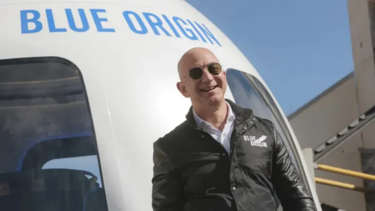 Tỷ phú Jeff Bezos sắp mở bán vé du lịch vũ trụ trên tàu New Shepard - Ảnh 2. Tỷ phú Jeff Bezos sắp mở bán vé du lịch vũ trụ trên tàu New Shepard - Ảnh 2.