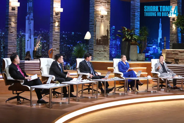 Shark Tank Việt Nam: Kỹ sư phần mềm 10 năm ở Mỹ gọi vốn cho camera theo dõi thú cưng - Ảnh 3.