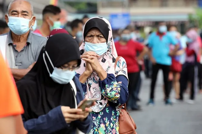 Malaysia cấm đi lại giữa các quận trên toàn quốc từ ngày 10/5 - Ảnh 1. Malaysia cấm đi lại giữa các quận trên toàn quốc từ ngày 10/5 - Ảnh 1.