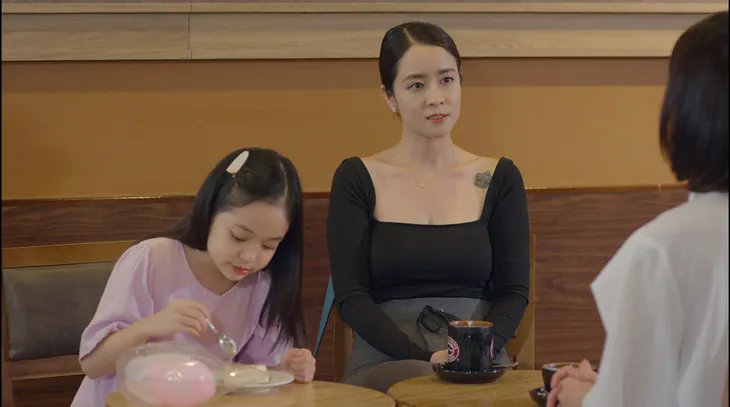 Hướng dương ngược nắng: Xem mãi chưa biết mẹ Cami là ai, cư dân mạng bực bội tự đoán - Ảnh 9. Hướng dương ngược nắng: Xem mãi chưa biết mẹ Cami là ai, cư dân mạng bực bội tự đoán - Ảnh 9.