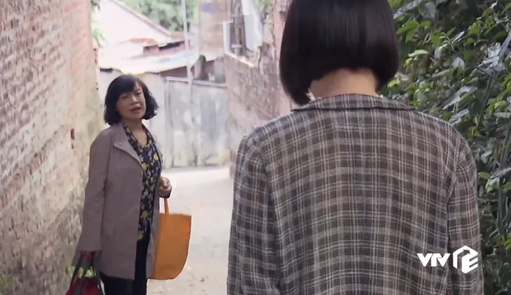 Hương vị tình thân - Tập 15: Bà Bích và con gái bẽ mặt bị cháu dâu đuổi ra khỏi nhà vì tội ăn cắp đồ - Ảnh 6. Hương vị tình thân - Tập 15: Bà Bích và con gái bẽ mặt bị cháu dâu đuổi ra khỏi nhà vì tội ăn cắp đồ - Ảnh 6.