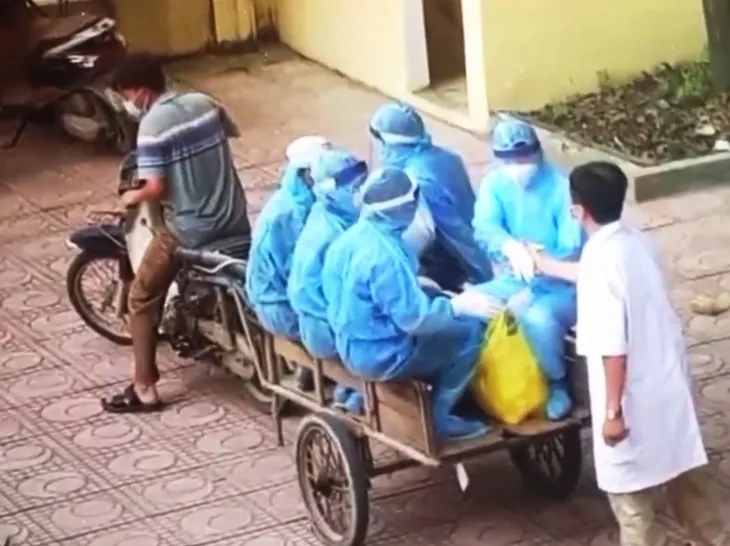 Những chiến sĩ áo trắng chạy đua với thời gian, ngày đêm chống dịch COVID-19 - Ảnh 3. Những chiến sĩ áo trắng chạy đua với thời gian, ngày đêm chống dịch COVID-19 - Ảnh 3.