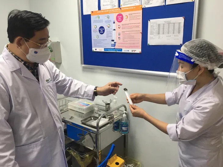 Bệnh viện Nhi Trung ương giảm một nửa bệnh nhân đến khám để chống dịch COVID-19 - Ảnh 1. Bệnh viện Nhi Trung ương giảm một nửa bệnh nhân đến khám để chống dịch COVID-19 - Ảnh 1.
