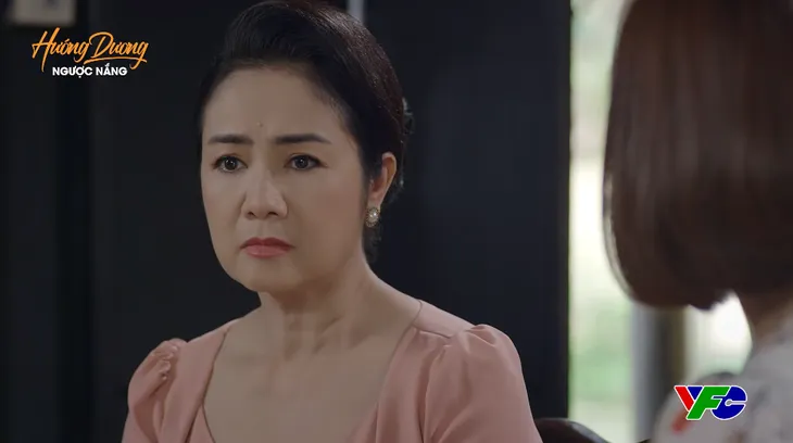 Hướng dương ngược nắng - Tập 65: Châu khuyên mẹ Cúc đừng vì sợ hãi, sĩ diện mà bỏ qua chú Quân - Ảnh 2. Hướng dương ngược nắng - Tập 65: Châu khuyên mẹ Cúc đừng vì sợ hãi, sĩ diện mà bỏ qua chú Quân - Ảnh 2.