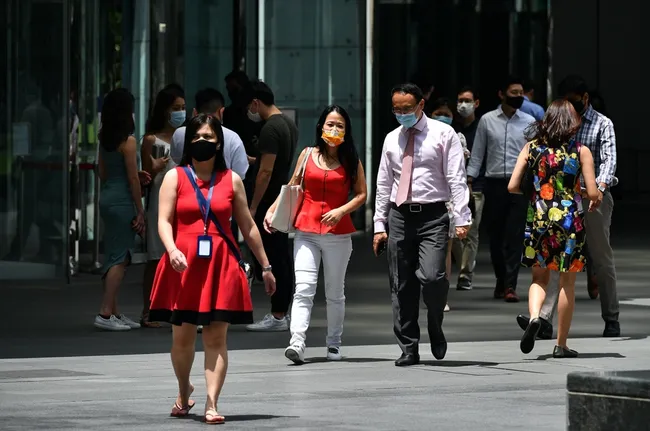 Singapore chống chọi với làn sóng COVID-19 thứ hai thế nào? - Ảnh 1. Singapore chống chọi với làn sóng COVID-19 thứ hai thế nào? - Ảnh 1.
