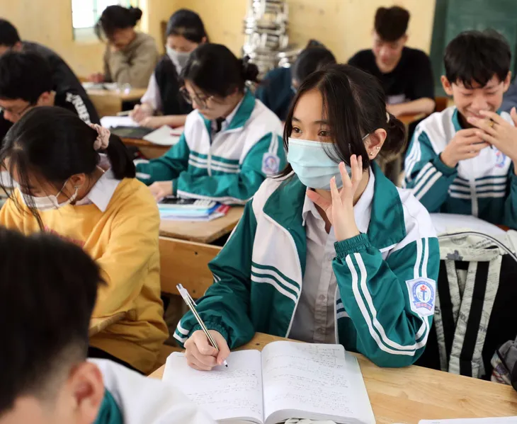 Bí thư Thành ủy Hà Nội: Từng bước đưa hệ thống giáo dục Thủ đô trở lại bình thường mới - Ảnh 1.