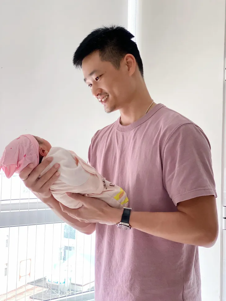 Bảo Thanh hạnh phúc khoe ảnh con gái vừa sinh - Ảnh 1. Bảo Thanh hạnh phúc khoe ảnh con gái vừa sinh - Ảnh 1.