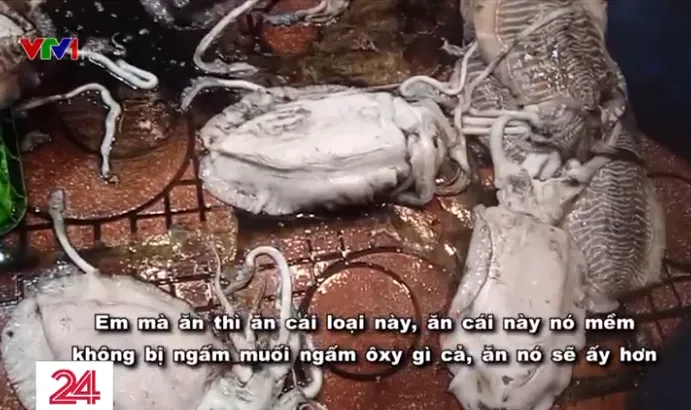 Kinh hãi công nghệ tẩy trắng mực thối bằng oxy già - Ảnh 6. Kinh hãi công nghệ tẩy trắng mực thối bằng oxy già - Ảnh 6.