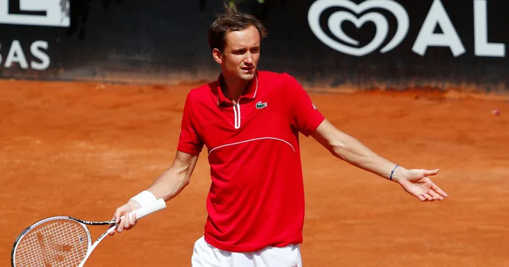 Daniil Medvedev dừng bước tại vòng 2 giải quần vợt Italia mở rộng 2021 - Ảnh 1. Daniil Medvedev dừng bước tại vòng 2 giải quần vợt Italia mở rộng 2021 - Ảnh 1.
