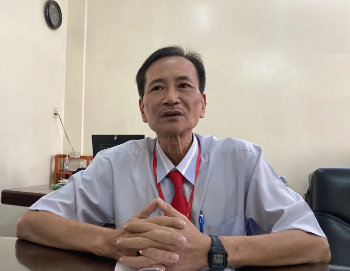 Vụ nữ sinh xăm lên ngực bị thôi học: Trường THPT Nguyễn Khuyến lý giải ra sao? - Ảnh 1. Vụ nữ sinh xăm lên ngực bị thôi học: Trường THPT Nguyễn Khuyến lý giải ra sao? - Ảnh 1.