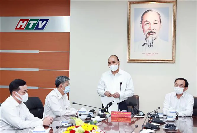 Báo chí hãy đóng góp vào việc xây dựng đất nước hùng cường - Ảnh 1. Báo chí hãy đóng góp vào việc xây dựng đất nước hùng cường - Ảnh 1.