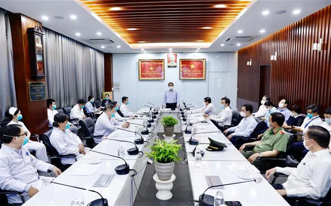 Thủ tướng: Ngành y tế hãy tiếp tục thể hiện lòng yêu nước và tinh thần trách nhiệm - Ảnh 2. Thủ tướng: Ngành y tế hãy tiếp tục thể hiện lòng yêu nước và tinh thần trách nhiệm - Ảnh 2.