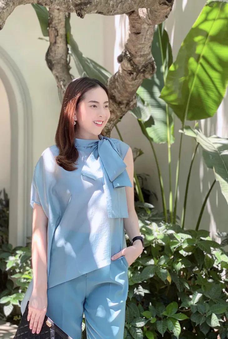 Học lỏm bí quyết diện đồ công sở đẹp từ BTV Mai Ngọc - Ảnh 19. Học lỏm bí quyết diện đồ công sở đẹp từ BTV Mai Ngọc - Ảnh 19.