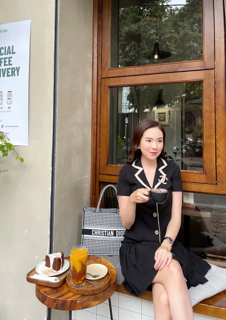 Học lỏm bí quyết diện đồ công sở đẹp từ BTV Mai Ngọc - Ảnh 7. Học lỏm bí quyết diện đồ công sở đẹp từ BTV Mai Ngọc - Ảnh 7.