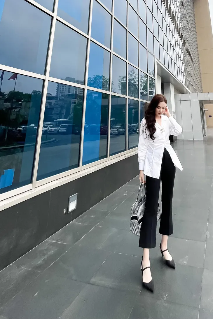 Học lỏm bí quyết diện đồ công sở đẹp từ BTV Mai Ngọc - Ảnh 5. Học lỏm bí quyết diện đồ công sở đẹp từ BTV Mai Ngọc - Ảnh 5.