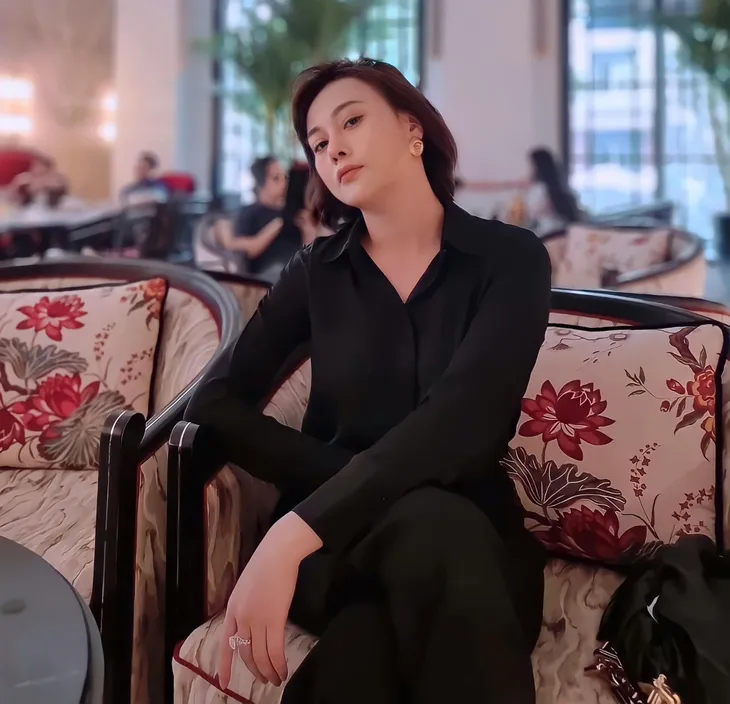 Phương Oanh khiến khán giả mê mệt khi để tóc ngắn cá tính trong Hương vị tình thân - Ảnh 3. Phương Oanh khiến khán giả mê mệt khi để tóc ngắn cá tính trong Hương vị tình thân - Ảnh 3.