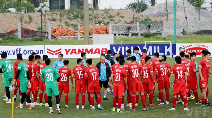 Hoàng Đức chấn thương, tập riêng cùng Xuân Trường - Ảnh 2. Hoàng Đức chấn thương, tập riêng cùng Xuân Trường - Ảnh 2.