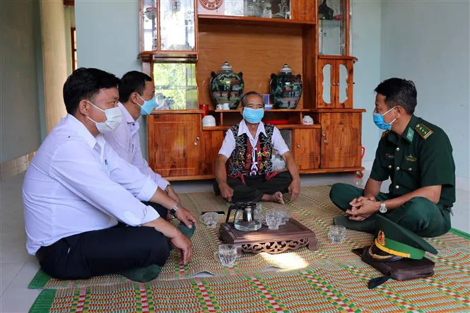 Bầu cử sớm ở vùng biên giới - Ảnh 1. Bầu cử sớm ở vùng biên giới - Ảnh 1.