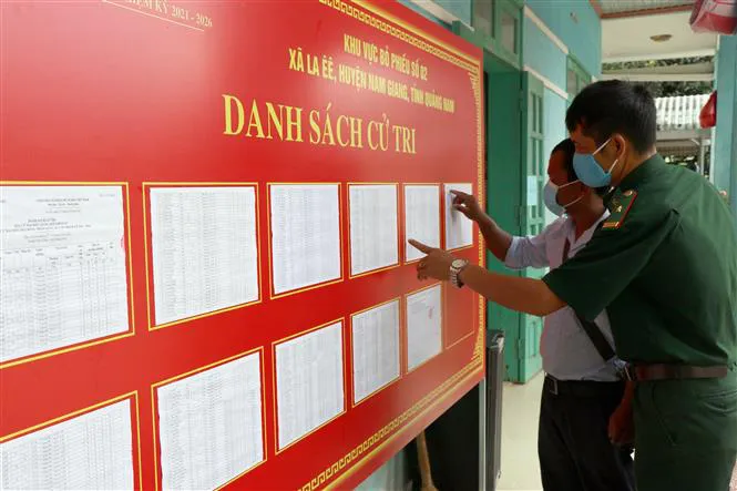 Bầu cử sớm ở vùng biên giới - Ảnh 3. Bầu cử sớm ở vùng biên giới - Ảnh 3.