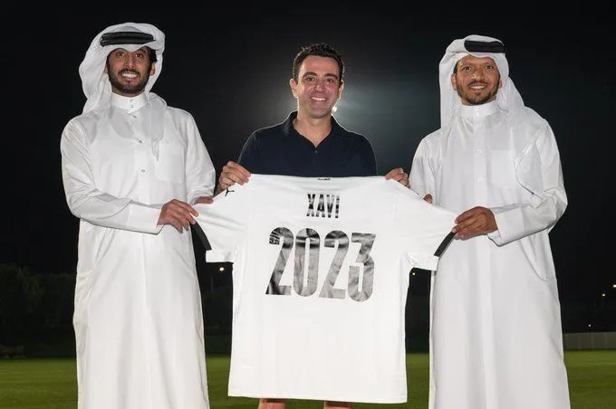 Mới gia hạn hợp đồng cùng Al Sadd, Xavi vẫn có thể dẫn dắt Barcelona mùa tới - Ảnh 1.