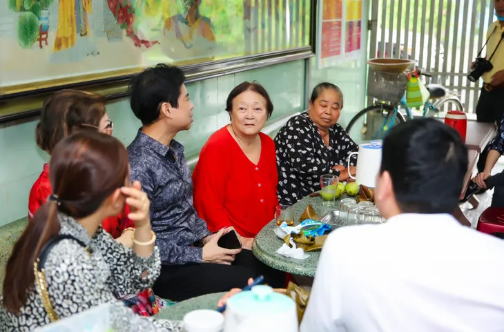 Danh ca Ngọc Sơn: Hạnh phúc của tôi là cho đi - Ảnh 2. Danh ca Ngọc Sơn: Hạnh phúc của tôi là cho đi - Ảnh 2.
