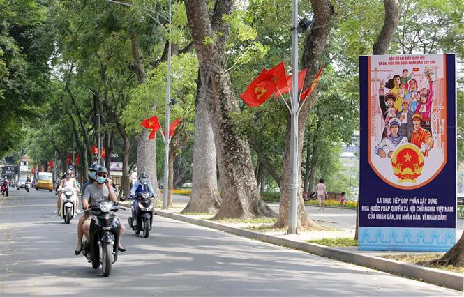 Bầu cử QH và HĐND: Hà Nội hân hoan đón ngày hội lớn - Ảnh 1. Bầu cử QH và HĐND: Hà Nội hân hoan đón ngày hội lớn - Ảnh 1.