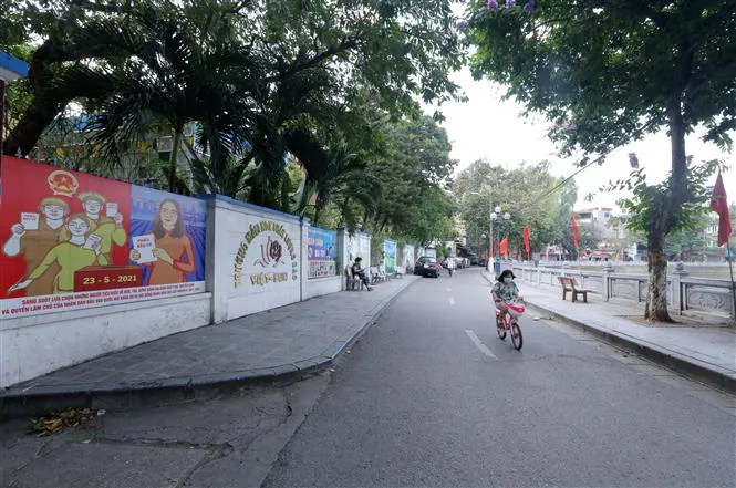 Bầu cử QH và HĐND: Hà Nội hân hoan đón ngày hội lớn - Ảnh 3. Bầu cử QH và HĐND: Hà Nội hân hoan đón ngày hội lớn - Ảnh 3.