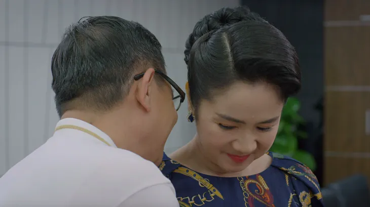 Hướng dương ngược nắng - Tập 68: Hoàng ôm hôn Minh tới tấp, Trí chốt đơn Ngọc, chỉ còn Châu - Kiên cứ mãi dùng dằng - Ảnh 33. Hướng dương ngược nắng - Tập 68: Hoàng ôm hôn Minh tới tấp, Trí chốt đơn Ngọc, chỉ còn Châu - Kiên cứ mãi dùng dằng - Ảnh 33.
