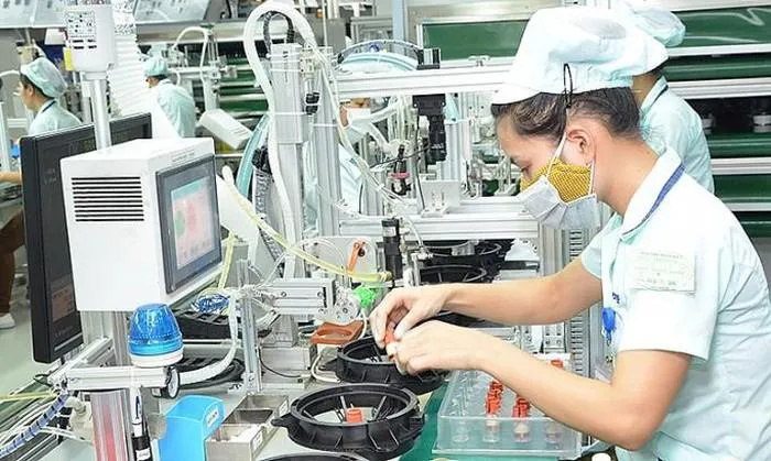 Thiếu hụt chip, nhiều ngành sản xuất tại Việt Nam gặp khó - Ảnh 1. Thiếu hụt chip, nhiều ngành sản xuất tại Việt Nam gặp khó - Ảnh 1.