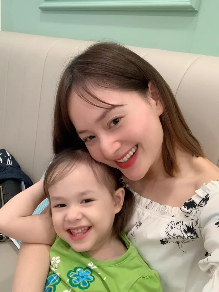 Dàn diễn viên Việt tuần qua: Hồng Diễm chỉ ở nhà, Phương Oanh tự nhủ bớt nghe bớt nói bớt nhìn - Ảnh 3. Dàn diễn viên Việt tuần qua: Hồng Diễm chỉ ở nhà, Phương Oanh tự nhủ bớt nghe bớt nói bớt nhìn - Ảnh 3.