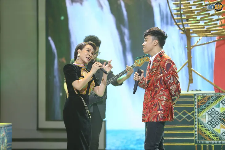 Trời sinh một cặp: Thái Sơn dẫn đầu, dắt tay top 4 vào bán kết - Ảnh 1. Trời sinh một cặp: Thái Sơn dẫn đầu, dắt tay top 4 vào bán kết - Ảnh 1.