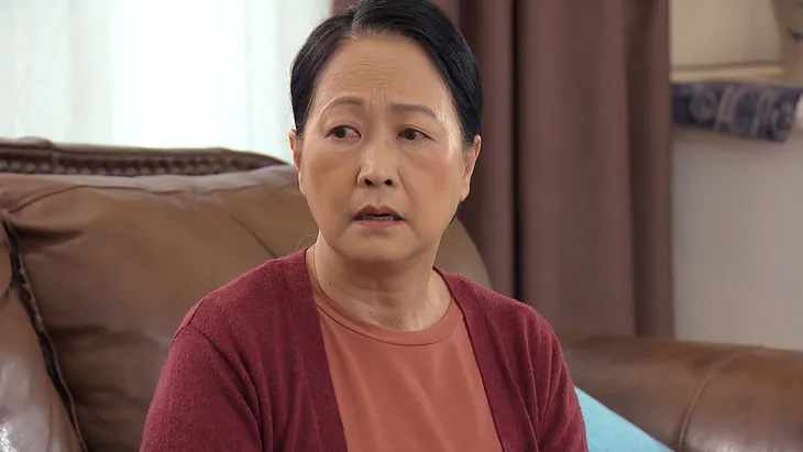 Hương vị tình thân - Tập 22: Bà Bích (Tú Oanh) kiếm mối làm ăn từ gia đình Long (Mạnh Trường) - Ảnh 3. Hương vị tình thân - Tập 22: Bà Bích (Tú Oanh) kiếm mối làm ăn từ gia đình Long (Mạnh Trường) - Ảnh 3.