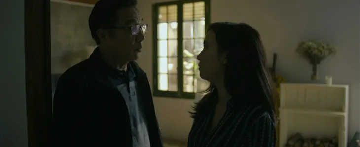Hãy nói lời yêu - Tập 11: Trớ trêu thay My bị đánh ghen bầm dập còn mẹ My thì cầm dao đánh ghen nhân tình của bố - Ảnh 17. Hãy nói lời yêu - Tập 11: Trớ trêu thay My bị đánh ghen bầm dập còn mẹ My thì cầm dao đánh ghen nhân tình của bố - Ảnh 17.