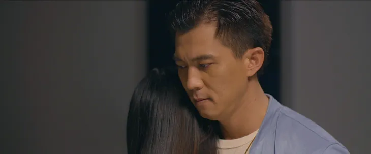 Hãy nói lời yêu - Tập 11: Trớ trêu thay My bị đánh ghen bầm dập còn mẹ My thì cầm dao đánh ghen nhân tình của bố - Ảnh 2. Hãy nói lời yêu - Tập 11: Trớ trêu thay My bị đánh ghen bầm dập còn mẹ My thì cầm dao đánh ghen nhân tình của bố - Ảnh 2.