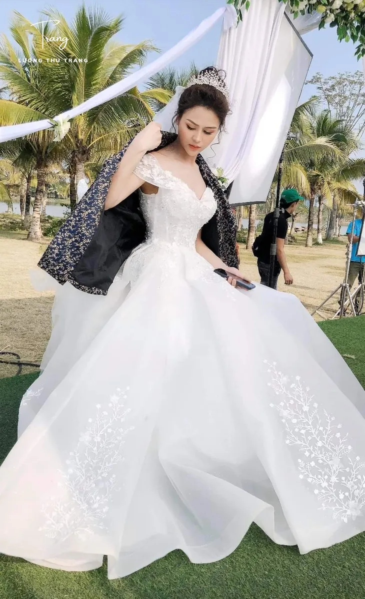 Hướng dương ngược nắng phần 3 khai máy, Hoàng - Minh khác lạ hậu kết hôn? - Ảnh 2. Hướng dương ngược nắng phần 3 khai máy, Hoàng - Minh khác lạ hậu kết hôn? - Ảnh 2.