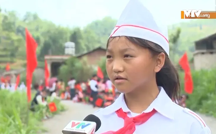 Phát thanh lưu động, tuyên truyền viên nhí đưa thông điệp về bầu cử đi khắp các bản làng - Ảnh 1. Phát thanh lưu động, tuyên truyền viên nhí đưa thông điệp về bầu cử đi khắp các bản làng - Ảnh 1.