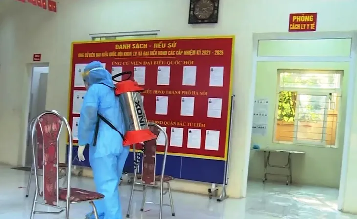 Diễn tập các tình huống ứng phó dịch COVID-19 trong phục vụ bầu cử - Ảnh 2. Diễn tập các tình huống ứng phó dịch COVID-19 trong phục vụ bầu cử - Ảnh 2.