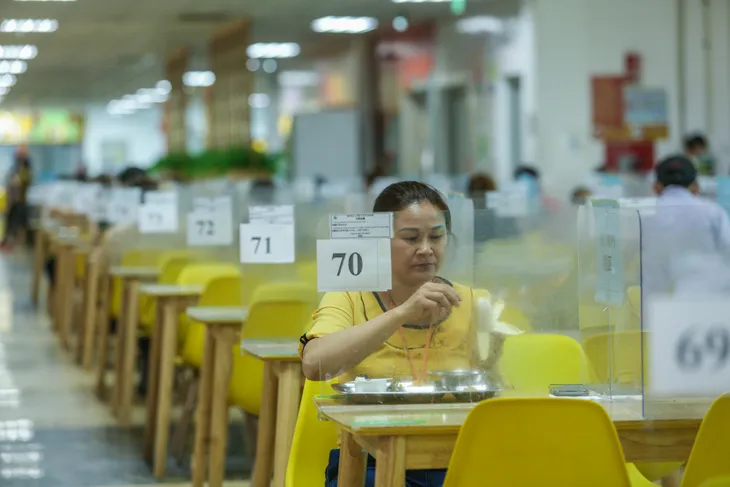 Mầm bệnh lẩn khuất trong cộng đồng, người dân cần làm gì? - Ảnh 2. Mầm bệnh lẩn khuất trong cộng đồng, người dân cần làm gì? - Ảnh 2.