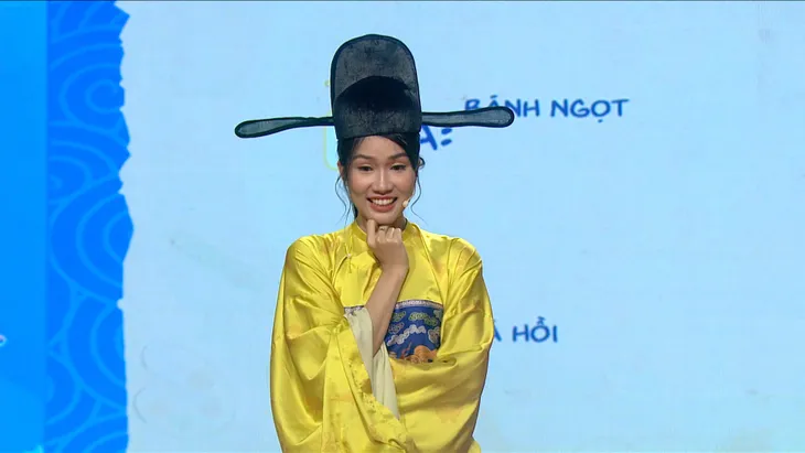 Á hậu Phương Anh quậy tưng bừng Trạng nguyên nhí - Ảnh 2. Á hậu Phương Anh quậy tưng bừng Trạng nguyên nhí - Ảnh 2.