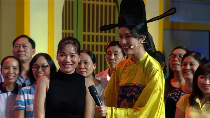 Á hậu Phương Anh quậy tưng bừng Trạng nguyên nhí - Ảnh 7. Á hậu Phương Anh quậy tưng bừng Trạng nguyên nhí - Ảnh 7.