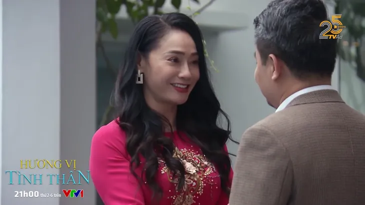 Hương vị tình thân - Tập 24: Đúng ngày mừng thọ, bà Dần đẩy con dâu ngã xuống bể bơi - Ảnh 1. Hương vị tình thân - Tập 24: Đúng ngày mừng thọ, bà Dần đẩy con dâu ngã xuống bể bơi - Ảnh 1.