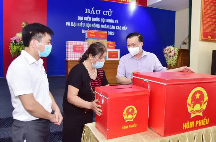 Những biện pháp để đảm bảo phòng dịch COVID-19 trong ngày bầu cử - Ảnh 1. Những biện pháp để đảm bảo phòng dịch COVID-19 trong ngày bầu cử - Ảnh 1.