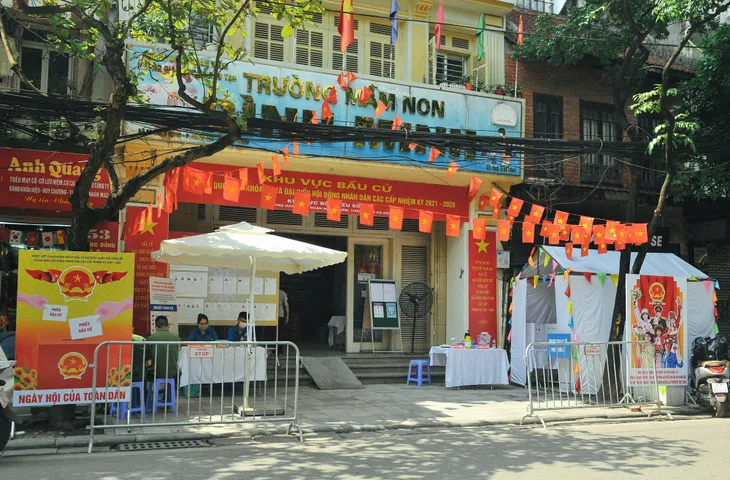 Thủ đô Hà Nội hân hoan, phấn khởi trước ngày hội toàn dân - Ảnh 8. Thủ đô Hà Nội hân hoan, phấn khởi trước ngày hội toàn dân - Ảnh 8.