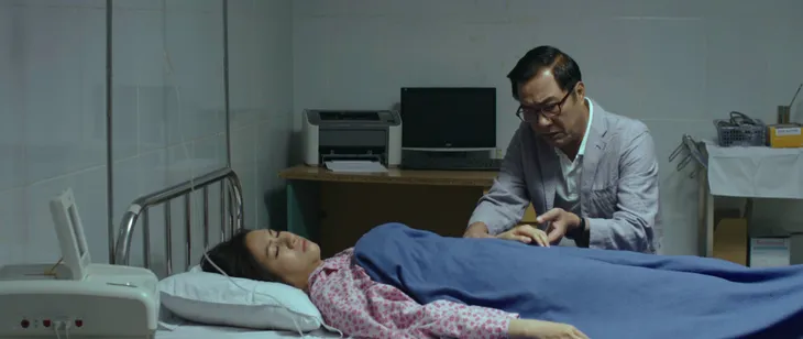 Hãy nói lời yêu - Tập 12: My (Quỳnh Kool) ê chề khi bị tung clip đánh ghen lên mạng, nhận cái tát đau từ mẹ - Ảnh 4. Hãy nói lời yêu - Tập 12: My (Quỳnh Kool) ê chề khi bị tung clip đánh ghen lên mạng, nhận cái tát đau từ mẹ - Ảnh 4.