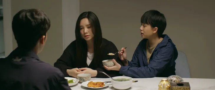 Hãy nói lời yêu - Tập 12: My (Quỳnh Kool) ê chề khi bị tung clip đánh ghen lên mạng, nhận cái tát đau từ mẹ - Ảnh 13. Hãy nói lời yêu - Tập 12: My (Quỳnh Kool) ê chề khi bị tung clip đánh ghen lên mạng, nhận cái tát đau từ mẹ - Ảnh 13.