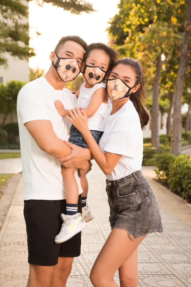 Dàn sao Việt dậy sớm đi bầu cử - Ảnh 3. Dàn sao Việt dậy sớm đi bầu cử - Ảnh 3.