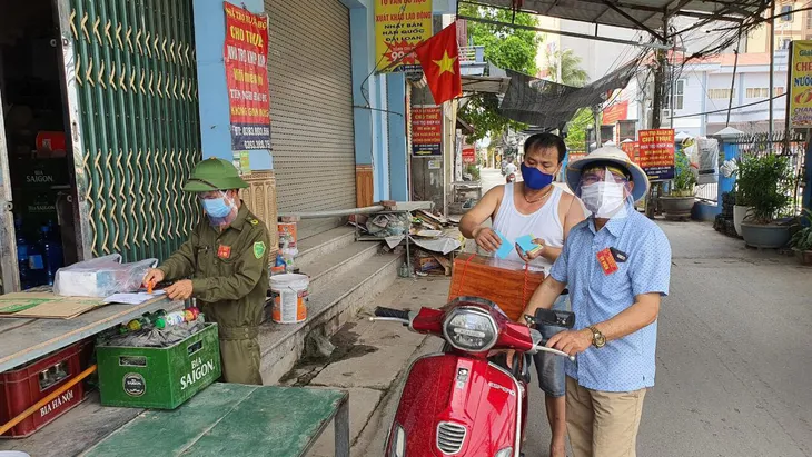 Bầu cử ở tâm dịch Bắc Giang - Ảnh 2. Bầu cử ở tâm dịch Bắc Giang - Ảnh 2.