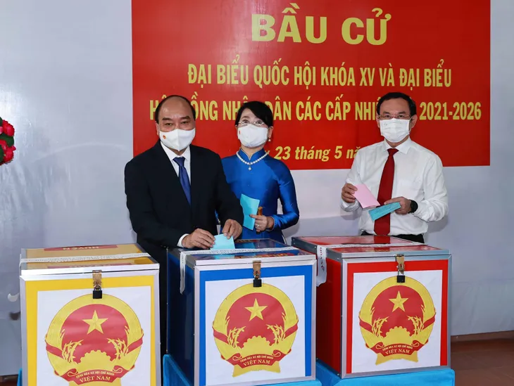vna_potal_chu_tich_nuoc_nguyen_xuan_phuc_bo_phieu_bau_cu_tai_huyen_cu_chi_thanh_pho_ho_chi_minh_5456100 vna_potal_chu_tich_nuoc_nguyen_xuan_phuc_bo_phieu_bau_cu_tai_huyen_cu_chi_thanh_pho_ho_chi_minh_5456100